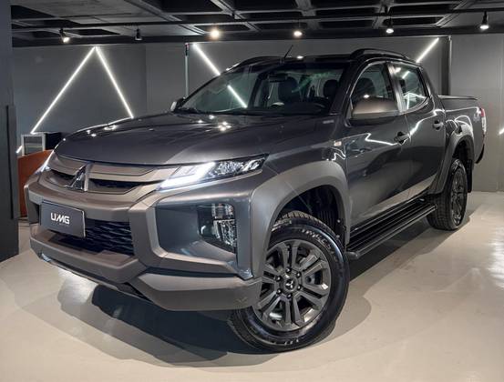 MITSUBISHI L200 TRITON 2.4 16V TURBO DIESEL OUTDOOR GLS CD 4X4 AUTOMÁTICO MITSUBISHI L200 TRITON 2.4 16V TURBO DIESEL OUTDOOR GLS CD 4X4 AUTOMÁTICO